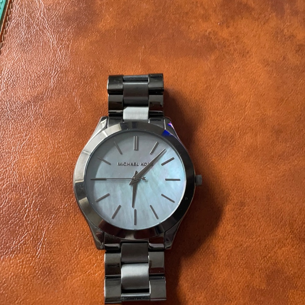 Michae Kors slim runway watch